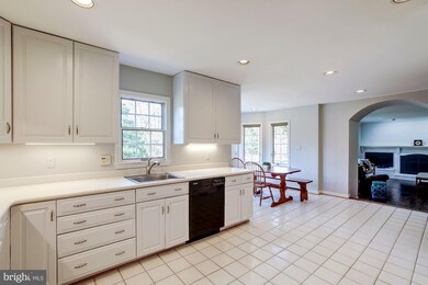 7913 Foxhound Rd, McLean, VA 22102 - photo 7