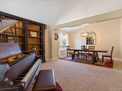 Formal dining room space, great for entertaining