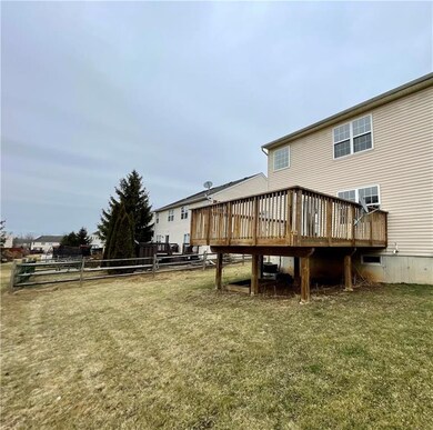 6822 Hunt Dr, Macungie, PA 18062 - photo 3