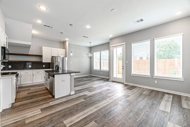 8415 Berry Brush Ln, Houston, TX 77022 - photo 3