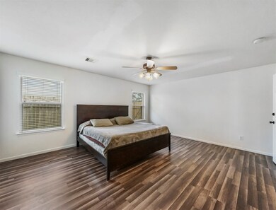 4004 Parry Dr, Pearland, TX 77584 - photo 7