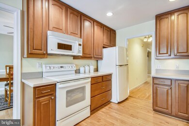 3024 Seven Oaks Place, Falls Church, VA 22042 - photo 6