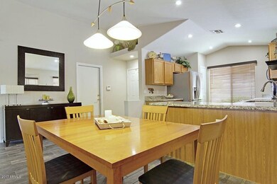 DiningRm_0101