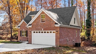 447 Lynnhaven Park Dr, Winston-Salem, NC 27107 - photo 3