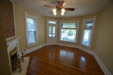 327 Unit Living Rm