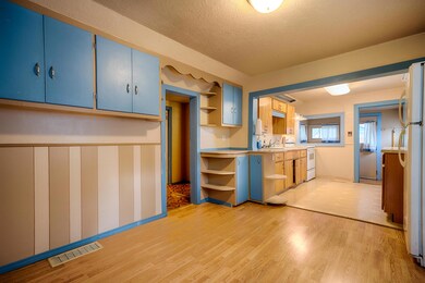 1139 7th  Ave E_4