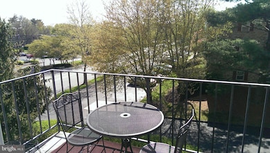 11906 Tarragon Rd unit J, Reisterstown, MD 21136 - photo 3