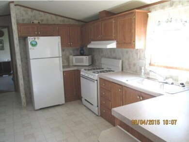 34 Canaan Mobile Home Park, Canaan, VT 05903 - photo 3