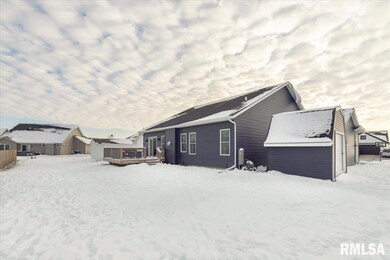 512 W Meadow Ln, Walcott, IA 52773 - photo 4