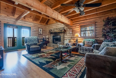 2134WalnutCt-11