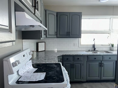 1505 SW 23rd Park, Topeka, KS 66611 - photo 2