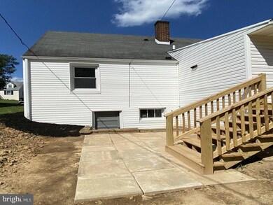 1021 Beechwood Dr, Hagerstown, MD 21742 - photo 7