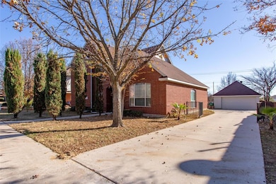 1508 Buena Vista Dr, Denton, TX 76210 - photo 3