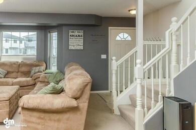 8584 Sara Lynn Place 21-large-004-Living