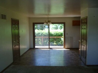 121 Bolz Rd, Carpentersville, IL 60110 - photo 2