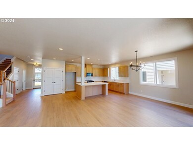 1015 NE 17th Ave, Canby, OR 97013 - photo 5