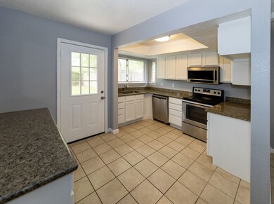 16710 Hibiscus Ln, Friendswood, TX 77546 - photo 5