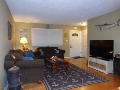 18 Chesapeake Living Room towards foyer