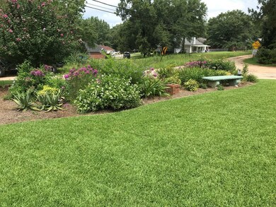 2117 Lullwater Rd, Albany, GA 31707 - photo 5