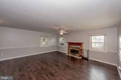 15751 Pointer Ridge Dr, Bowie, MD 20716 - photo 4