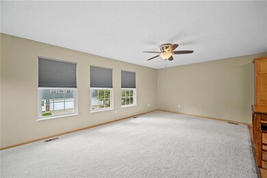 936 Mckinley Ave unit 10, Des Moines, IA 50315 - photo 3