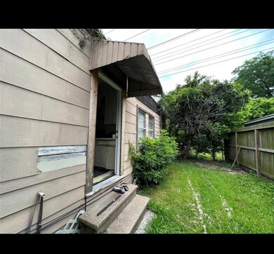 1602 Gale St, Houston, TX 77009 - photo 3