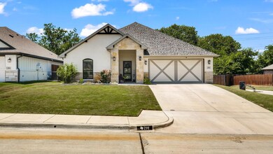 210 Pleasant View Dr, Weatherford, TX 76086 - photo 5