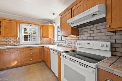 907 Watson Ave, Winston Salem, NC 27103 - photo 6