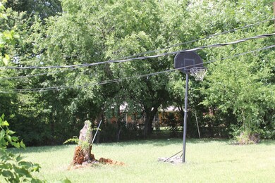 127 E Janisch Rd, Houston, TX 77022 - photo 4