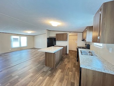 18685 Tree Top Ln, Pearland, TX 77584 - photo 2