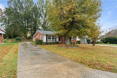 2107 Ontario St, Greensboro, NC 27403 - photo 3
