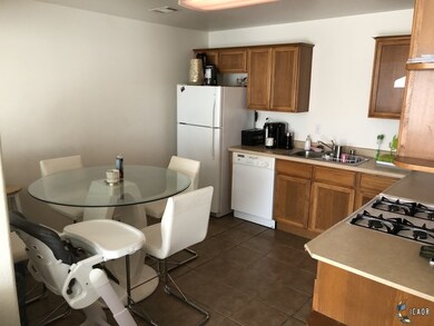 Kitchen/Dining Area