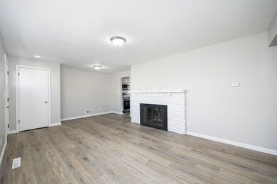 9-web-or-mls-1453 Hudson St 008