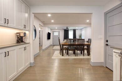 858 Sara Rose St, Houston, TX 77018 - photo 6