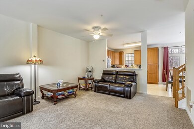 13122 Shamrock Glen Dr, Germantown, MD 20874 - photo 3