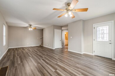 514 W 17th St, Davenport, IA 52803 - photo 2