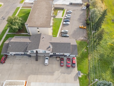 25-ROGTravis-1042-707 E Interstate Unit