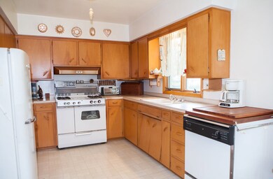 4219 Rownd St, Cedar Falls, IA 50613 - photo 4