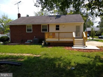 8126 Gavin St, New Carrollton, MD 20784 - photo 3