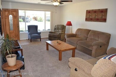 205 W 27th Living room