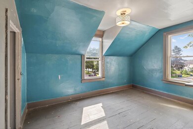 935 Duchess St, Saint Paul, MN 55106 - photo 2