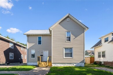 1613 A Ave NE, Cedar Rapids, IA 52402 - photo 2