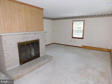 200 Bryan Ave, Gaithersburg, MD 20877 - photo 2