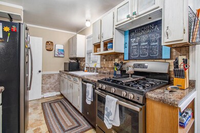 697 Edgecreek Dr, Wayland, MI 49348 - photo 4