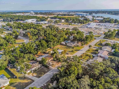 70 N Stillman St, Pensacola, FL 32505 - photo 2