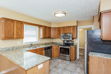 3735 Crickwood Dr, Indianapolis, IN 46268 - photo 4