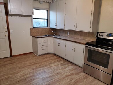 502 N Miller St, Decatur, TX 76234 - photo 3