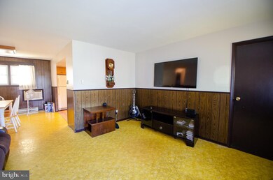 924 E Paoli St, Allentown, PA 18103 - photo 3