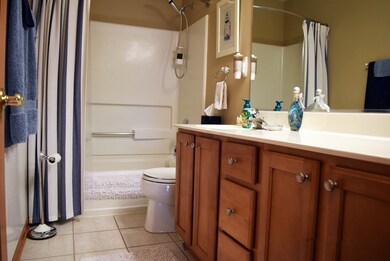 4251 Whitehall Ln, Algonquin, IL 60102 - photo 5