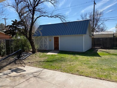 1207 S Jefferson St, Hugoton, KS 67951 - photo 3